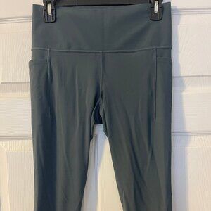 ATHLETA gray yoga pants with side pockets - size M/P